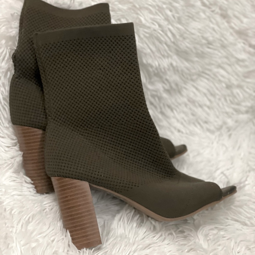 Sweater boots